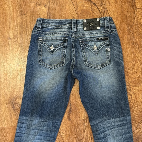 Miss Me Mid-Rise Skinny Jeans. 29 - Picture 5 of 12